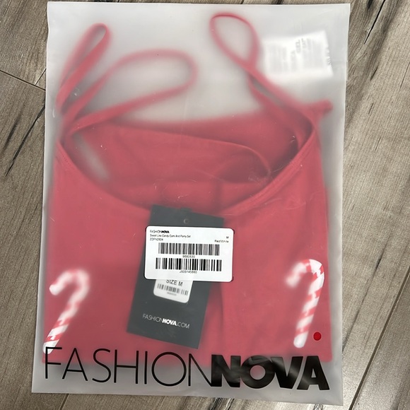 Fashion Nova Thong Set - Picture 4 of 5